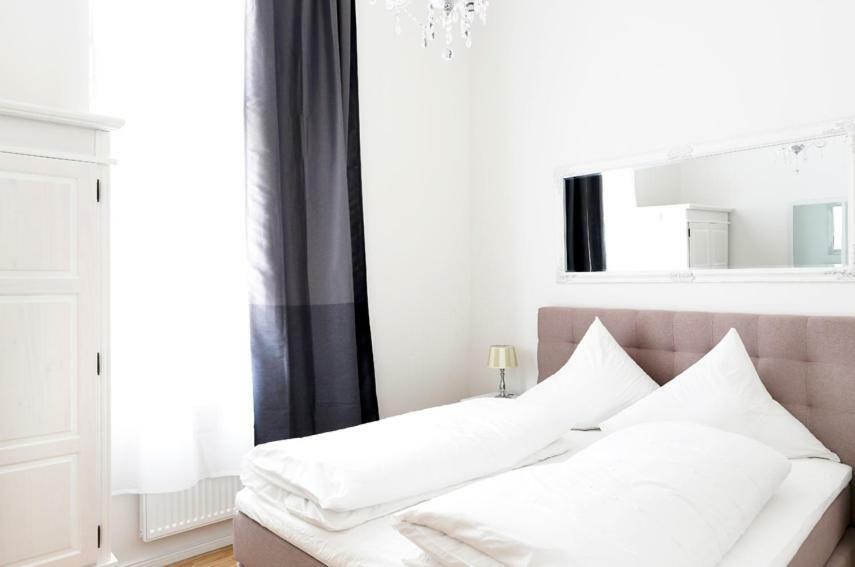 Sc 03 By Rockchair Apartments L Superhost Status L 2 Bedrooms Boxspringbeds Balcony Elevator - Cozy Family & Business Flair Welcomes You! Berlin Kültér fotó